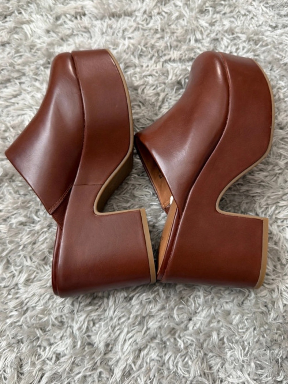 Chunky Platform Clogs - Picture 6 of 6